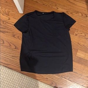 Lululemon front pocket t shirt